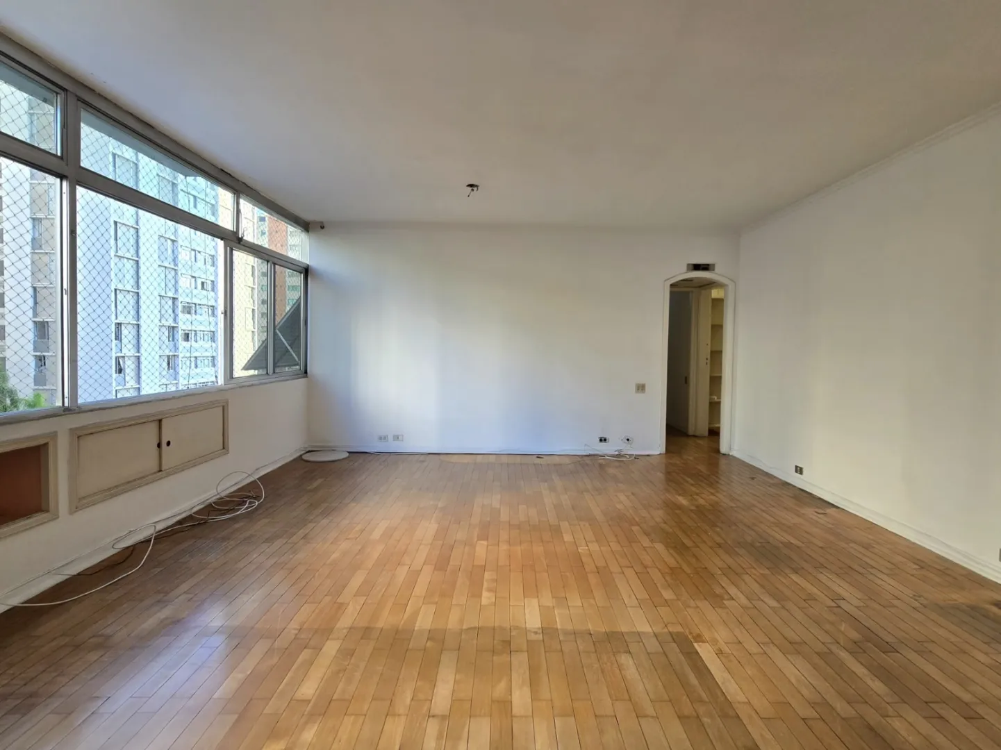 ALUGO APARTAMENTO 2 QUADRAS DA PAULISTA &ndash; 137M2 Rua Maria Figueiredo São Paulo - 