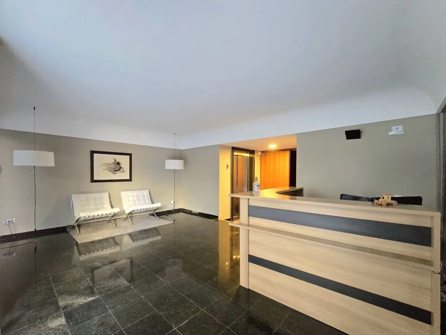 ALUGO APARTAMENTO 2 QUADRAS DA PAULISTA &ndash; 137M2 Rua Maria Figueiredo São Paulo - 