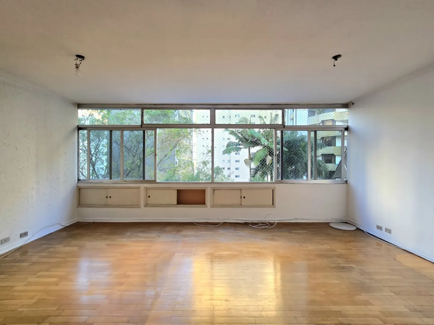 ALUGO APARTAMENTO 2 QUADRAS DA PAULISTA &ndash; 137M2 Rua Maria Figueiredo São Paulo - 