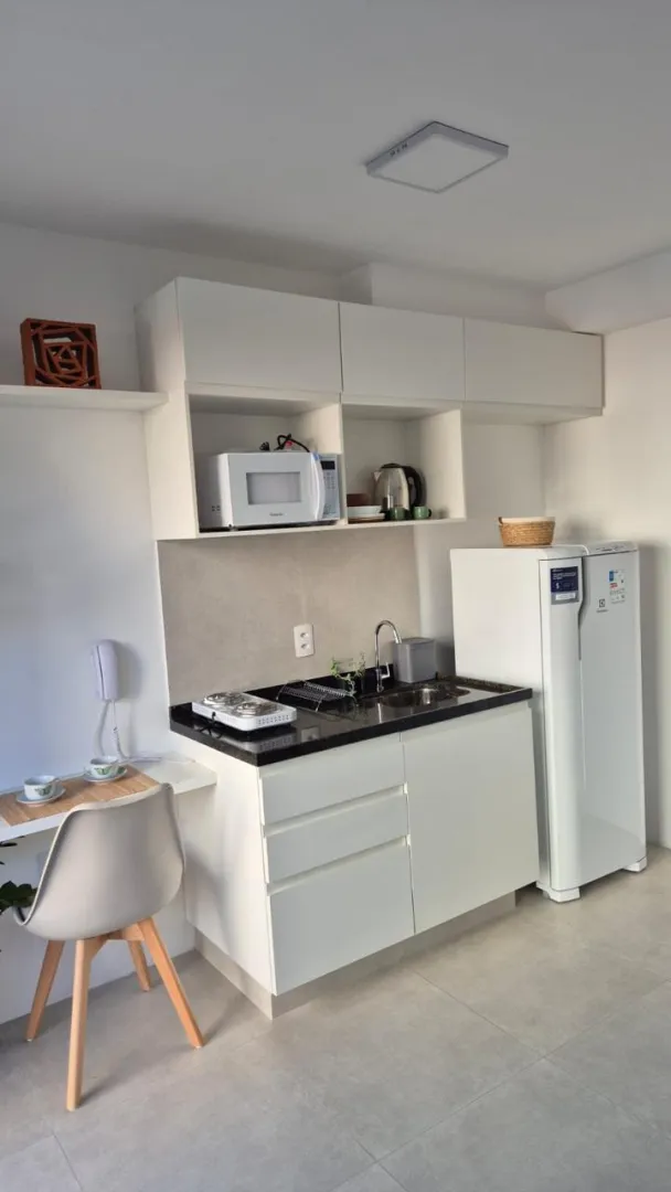 ALUGA-SE STUDIO DE 25M&sup2; MOBILIADO &ndash; PR&Oacute;XIMO &Agrave; PUC-SP! PRONTO PARA MORAR Rua Ministro Godói São Paulo - 