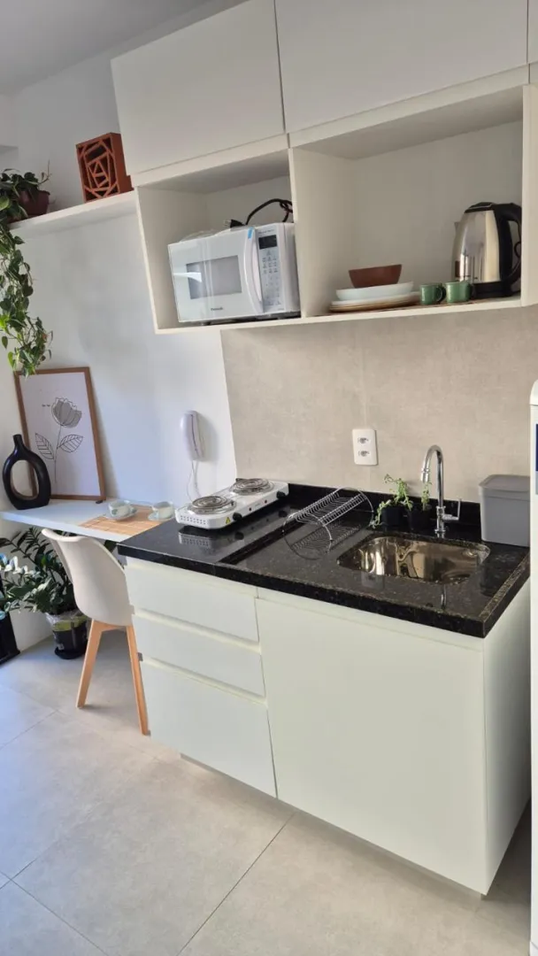 ALUGA-SE STUDIO DE 25M&sup2; MOBILIADO &ndash; PR&Oacute;XIMO &Agrave; PUC-SP! PRONTO PARA MORAR Rua Ministro Godói São Paulo - 