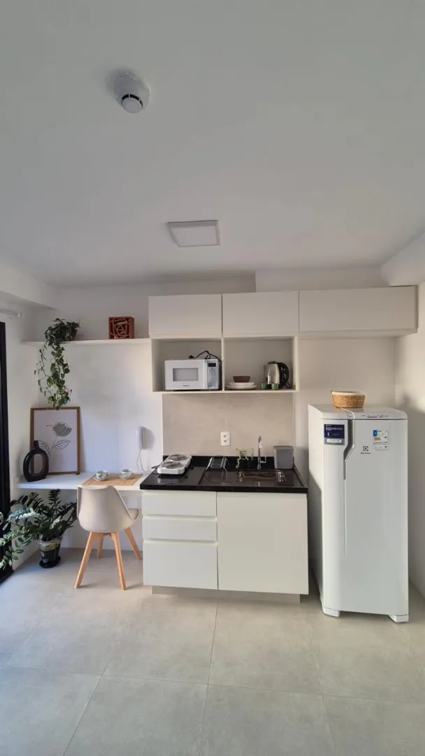 ALUGA-SE STUDIO DE 25M&sup2; MOBILIADO &ndash; PR&Oacute;XIMO &Agrave; PUC-SP! PRONTO PARA MORAR Rua Ministro Godói São Paulo - 
