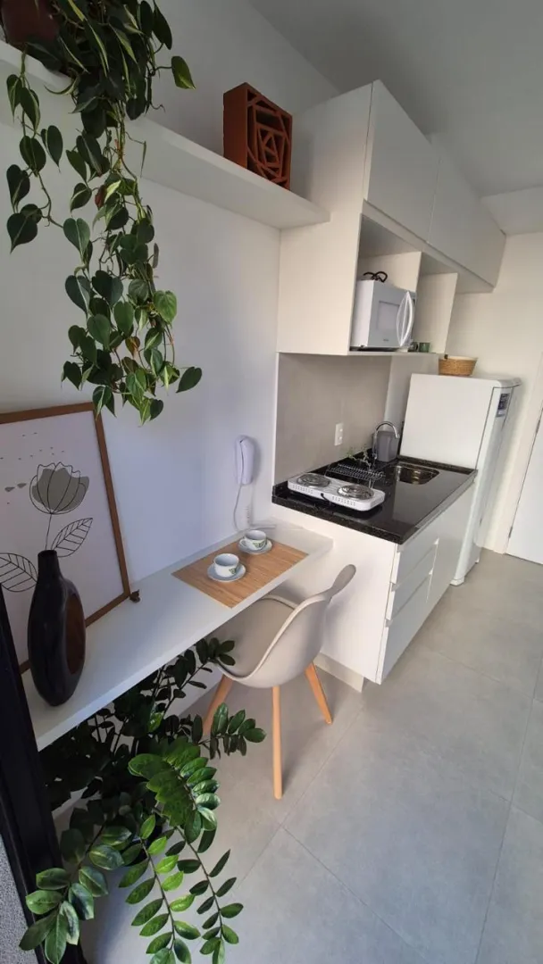 ALUGA-SE STUDIO DE 25M&sup2; MOBILIADO &ndash; PR&Oacute;XIMO &Agrave; PUC-SP! PRONTO PARA MORAR Rua Ministro Godói São Paulo - 