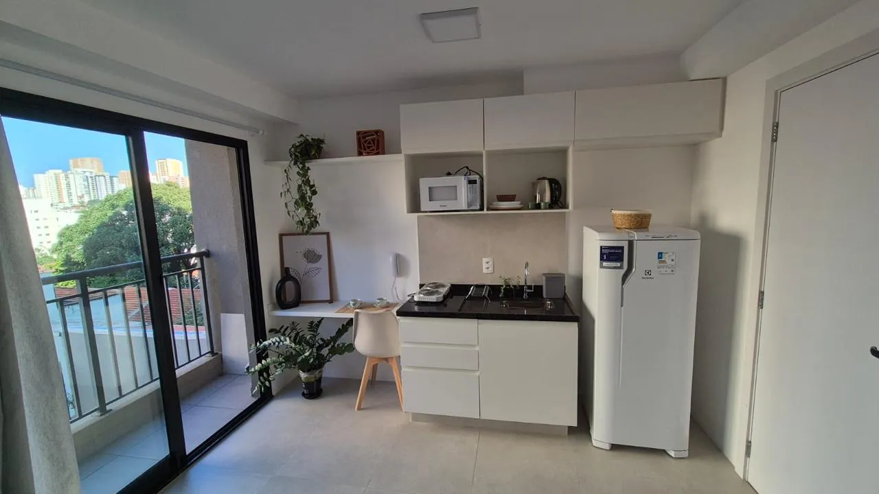 ALUGA-SE STUDIO DE 25M&sup2; MOBILIADO &ndash; PR&Oacute;XIMO &Agrave; PUC-SP! PRONTO PARA MORAR Rua Ministro Godói São Paulo - 