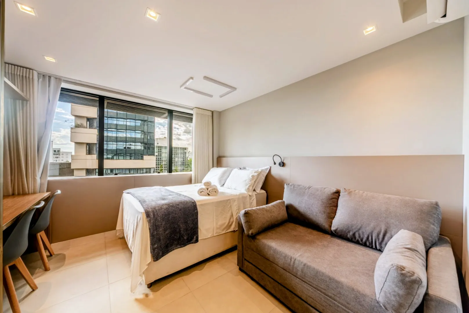 R$ 670.000 - CARLOS GOMES SQUARE - ALTO PADR&Atilde;O - LINDO LOFT - MOBILIADO - 27M2 Alameda Alceu Wamosy Porto Alegre - 