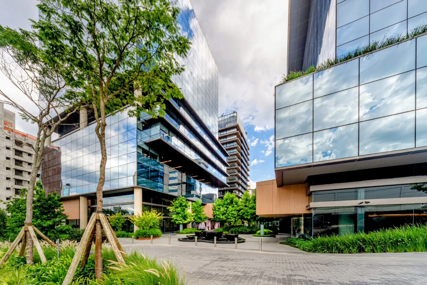 R$ 670.000 - CARLOS GOMES SQUARE - ALTO PADR&Atilde;O - LINDO LOFT - MOBILIADO - 27M2 Alameda Alceu Wamosy Porto Alegre - 
