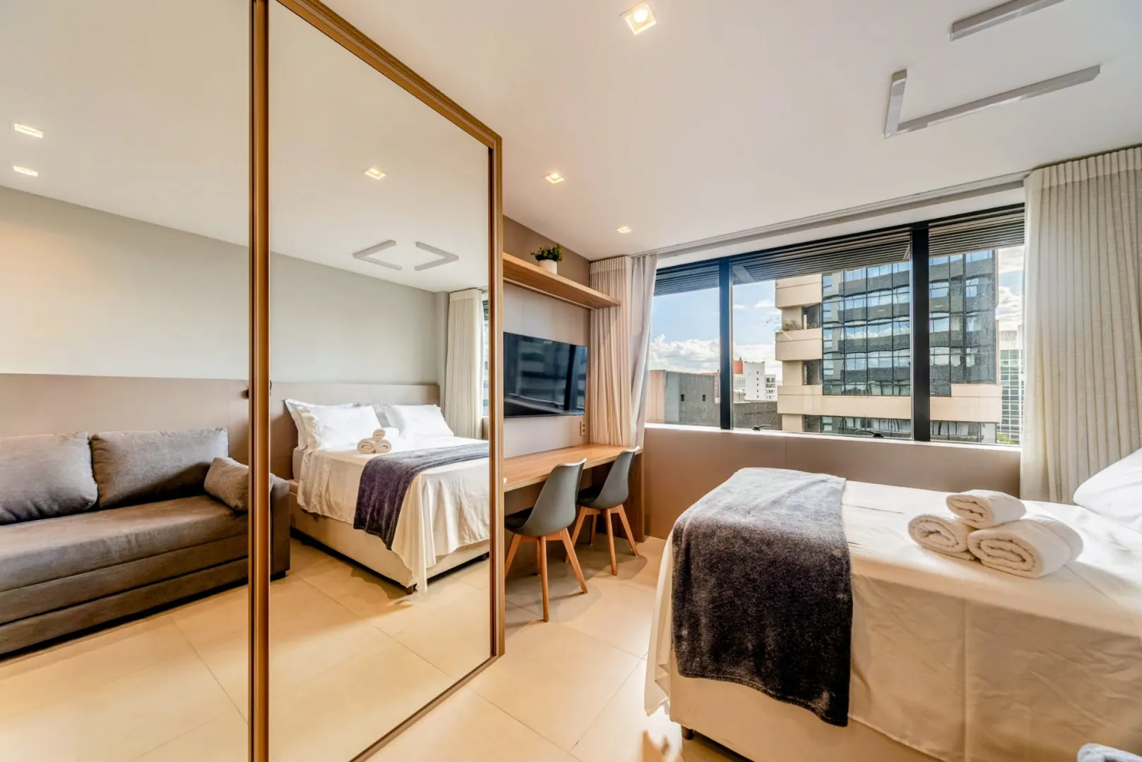 R$ 670.000 - CARLOS GOMES SQUARE - ALTO PADR&Atilde;O - LINDO LOFT - MOBILIADO - 27M2 Alameda Alceu Wamosy Porto Alegre - 