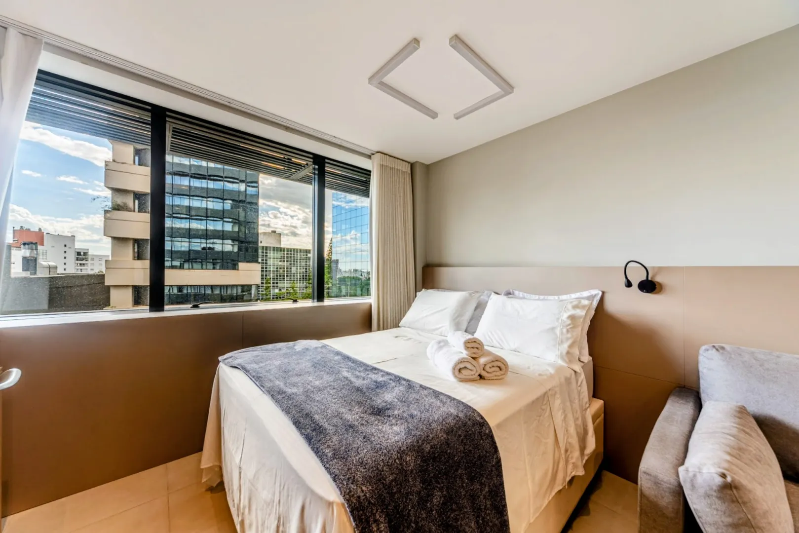 R$ 670.000 - CARLOS GOMES SQUARE - ALTO PADR&Atilde;O - LINDO LOFT - MOBILIADO - 27M2 Alameda Alceu Wamosy Porto Alegre - 