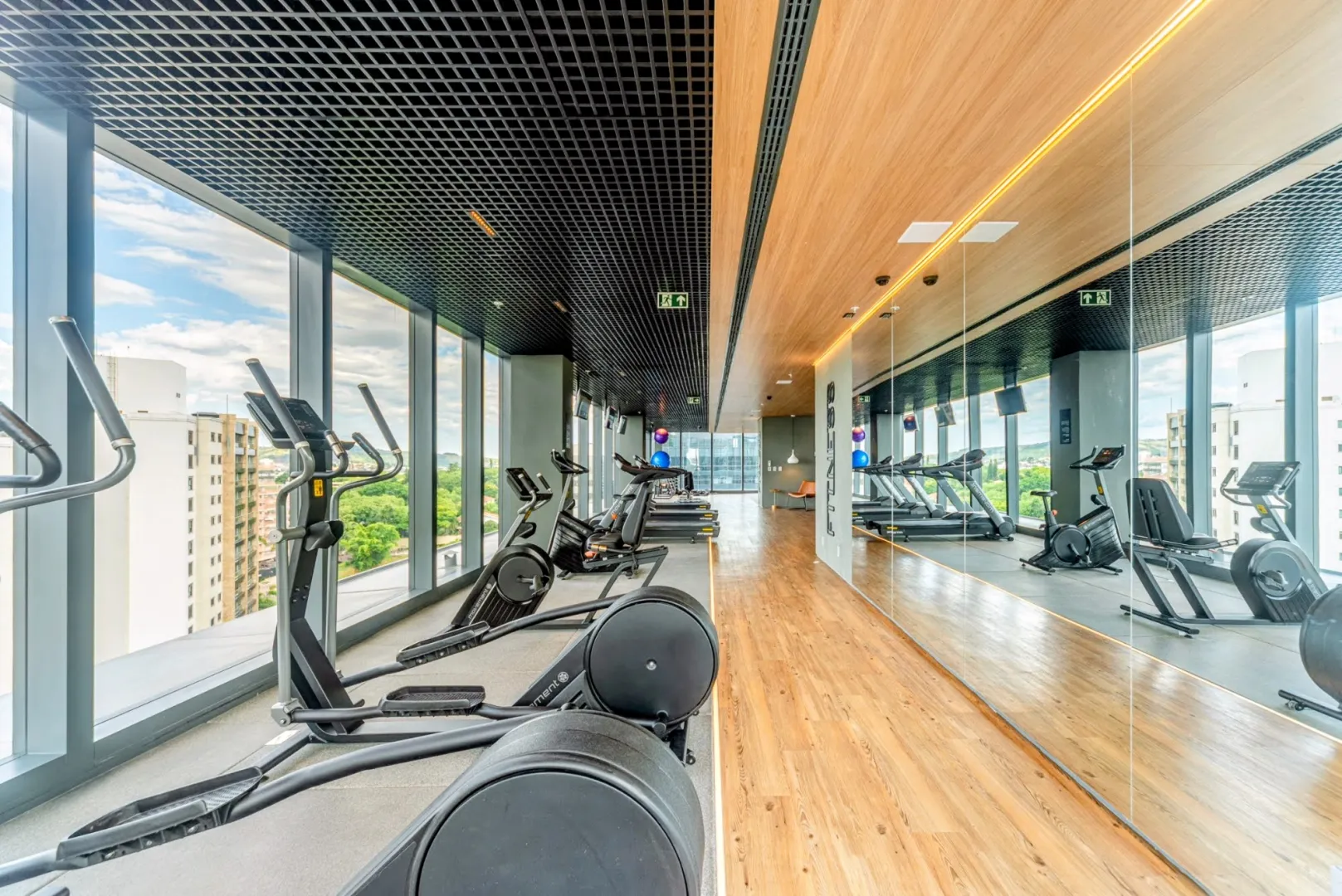 R$ 670.000 - CARLOS GOMES SQUARE - ALTO PADR&Atilde;O - LINDO LOFT - MOBILIADO - 27M2 Alameda Alceu Wamosy Porto Alegre - 