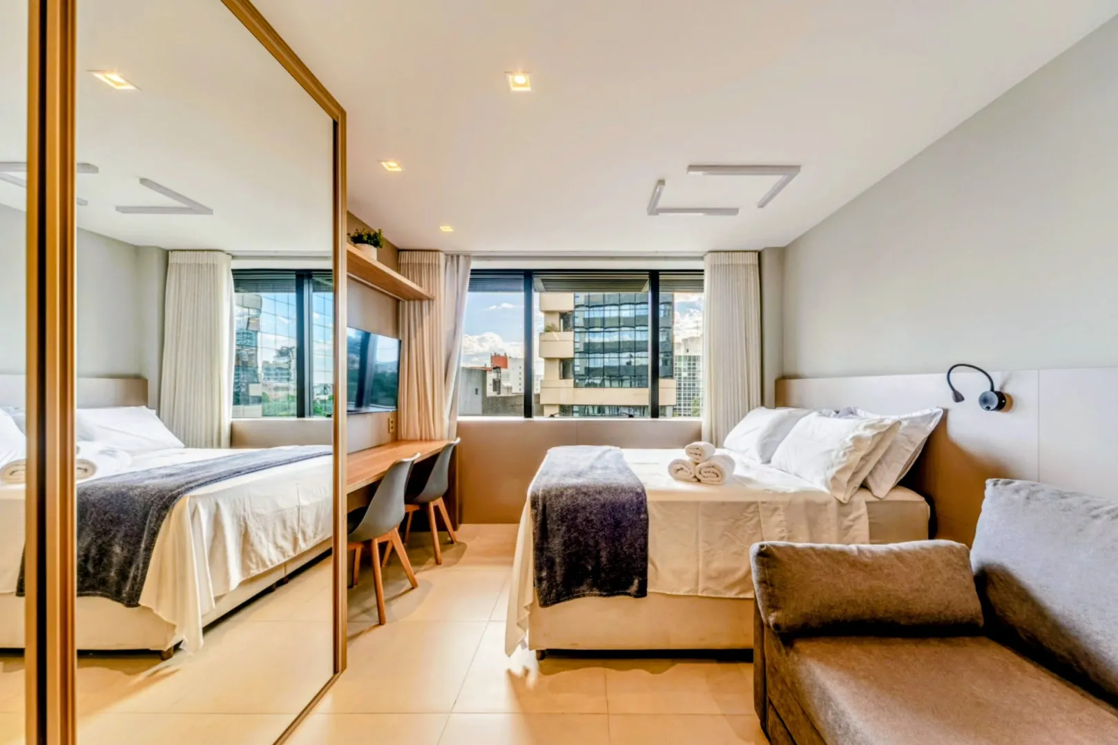 R$ 670.000 - CARLOS GOMES SQUARE - ALTO PADR&Atilde;O - LINDO LOFT - MOBILIADO - 27M2 Alameda Alceu Wamosy Porto Alegre - 