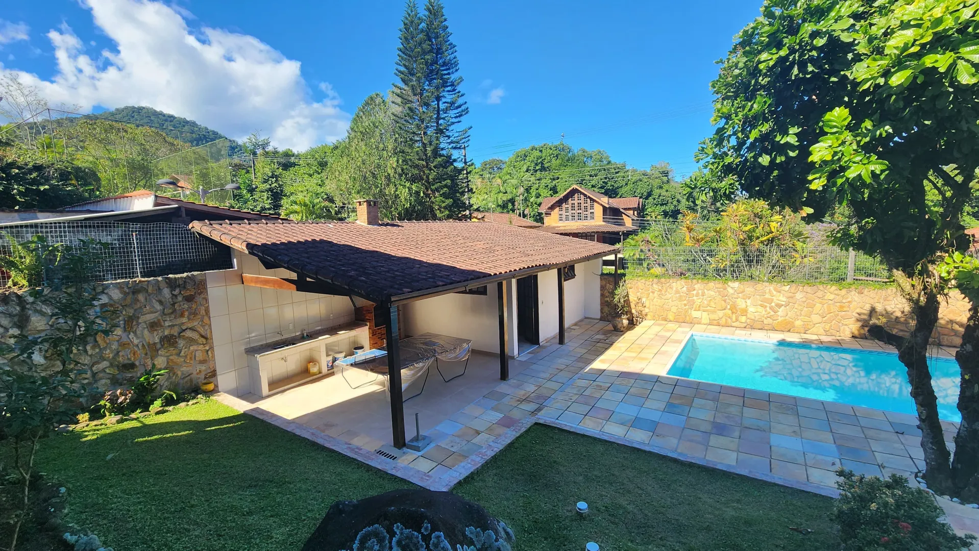 Casa duplex em condom&iacute;nio na Serra &ndash; conforto, lazer e natureza em Guapimirim!  Guapimirim - 