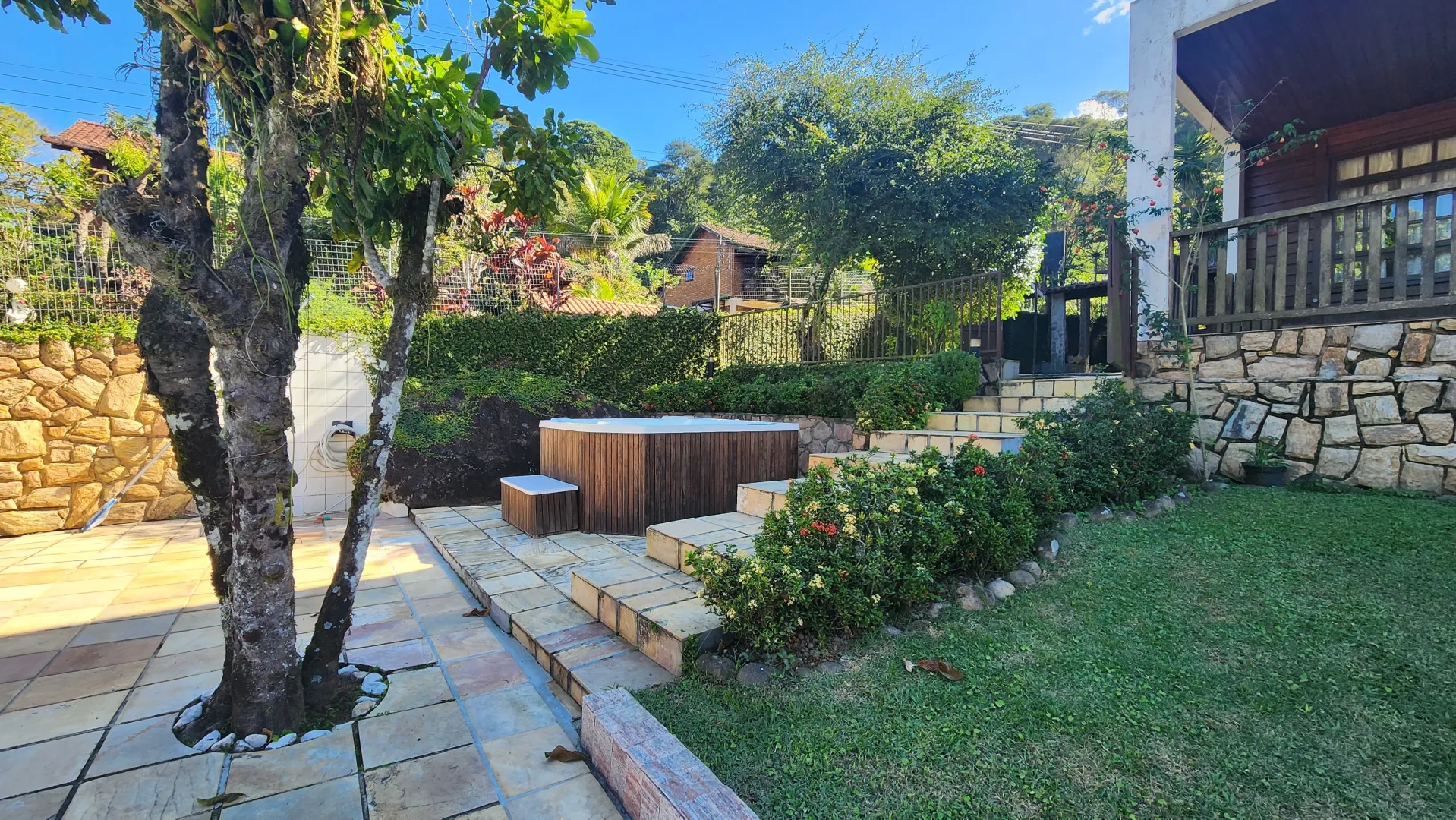 Casa duplex em condom&iacute;nio na Serra &ndash; conforto, lazer e natureza em Guapimirim!  Guapimirim - 