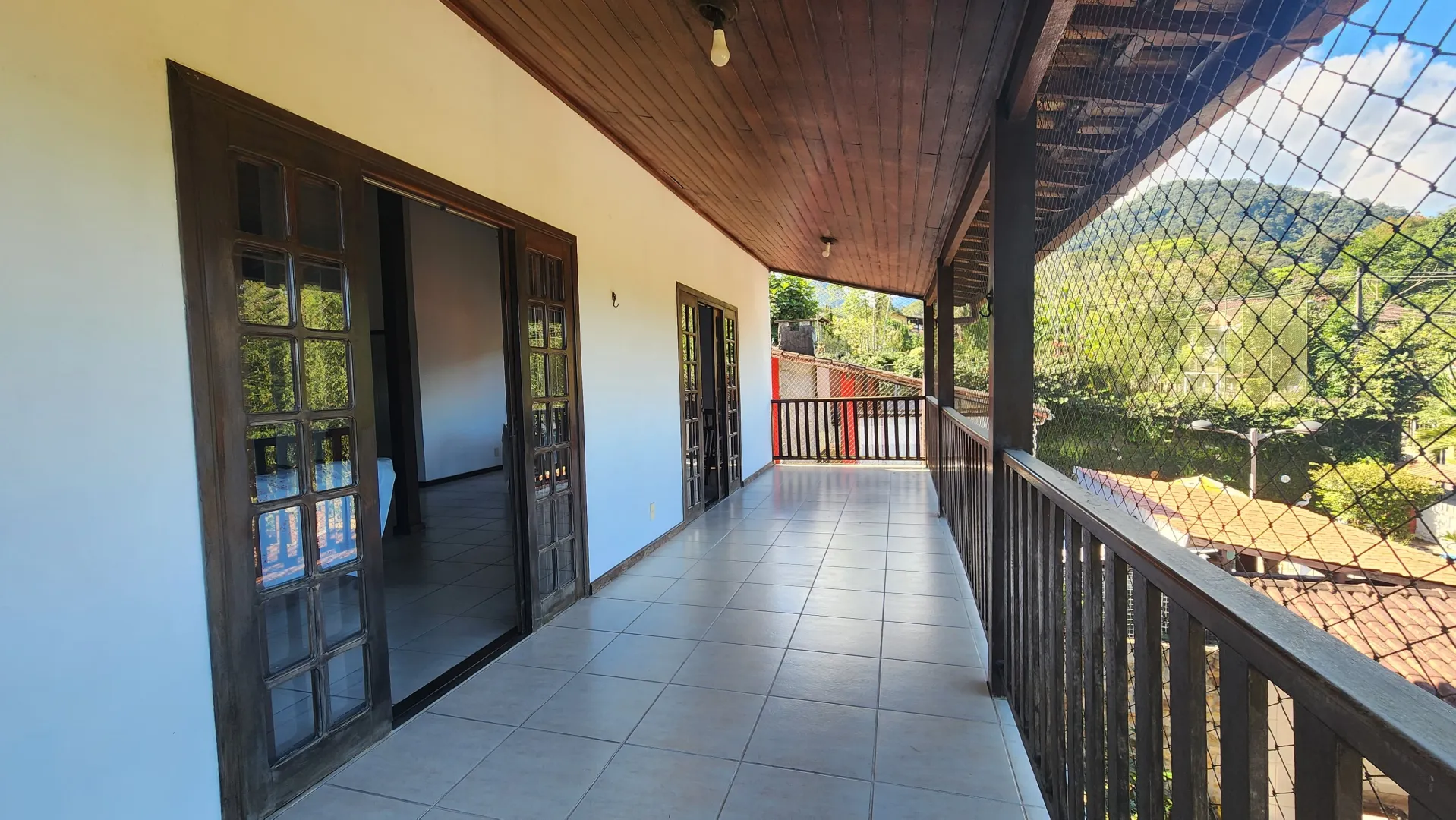 Casa duplex em condom&iacute;nio na Serra &ndash; conforto, lazer e natureza em Guapimirim!  Guapimirim - 