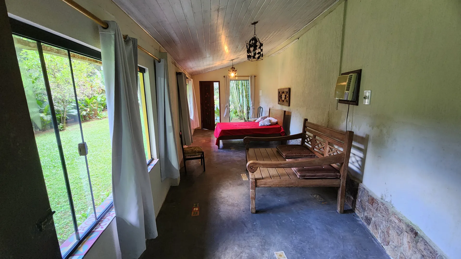 S&iacute;tio &agrave; Venda em Guapimirim com Piscina, Riacho e Su&iacute;te M&aacute;ster  Guapimirim - 