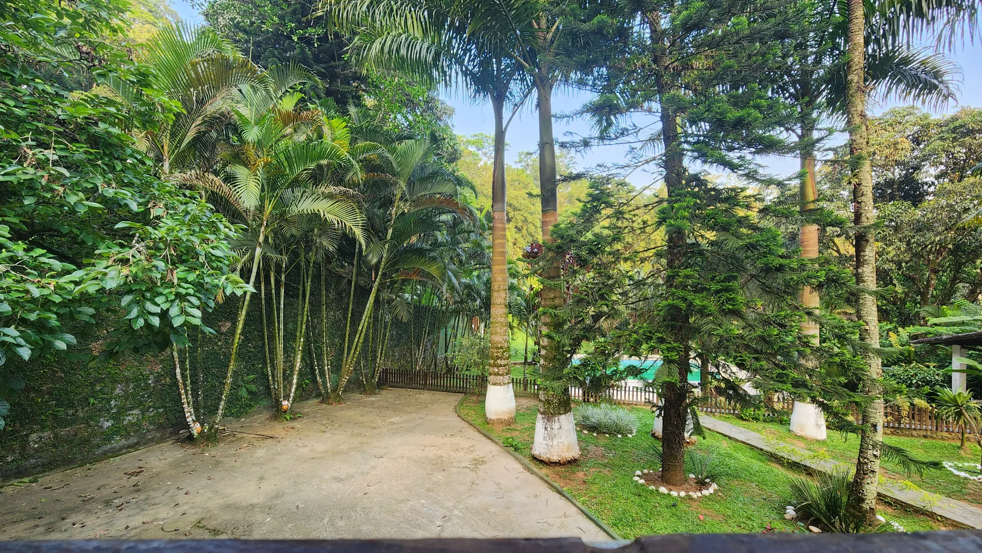 S&iacute;tio &agrave; Venda em Guapimirim com Piscina, Riacho e Su&iacute;te M&aacute;ster  Guapimirim - 