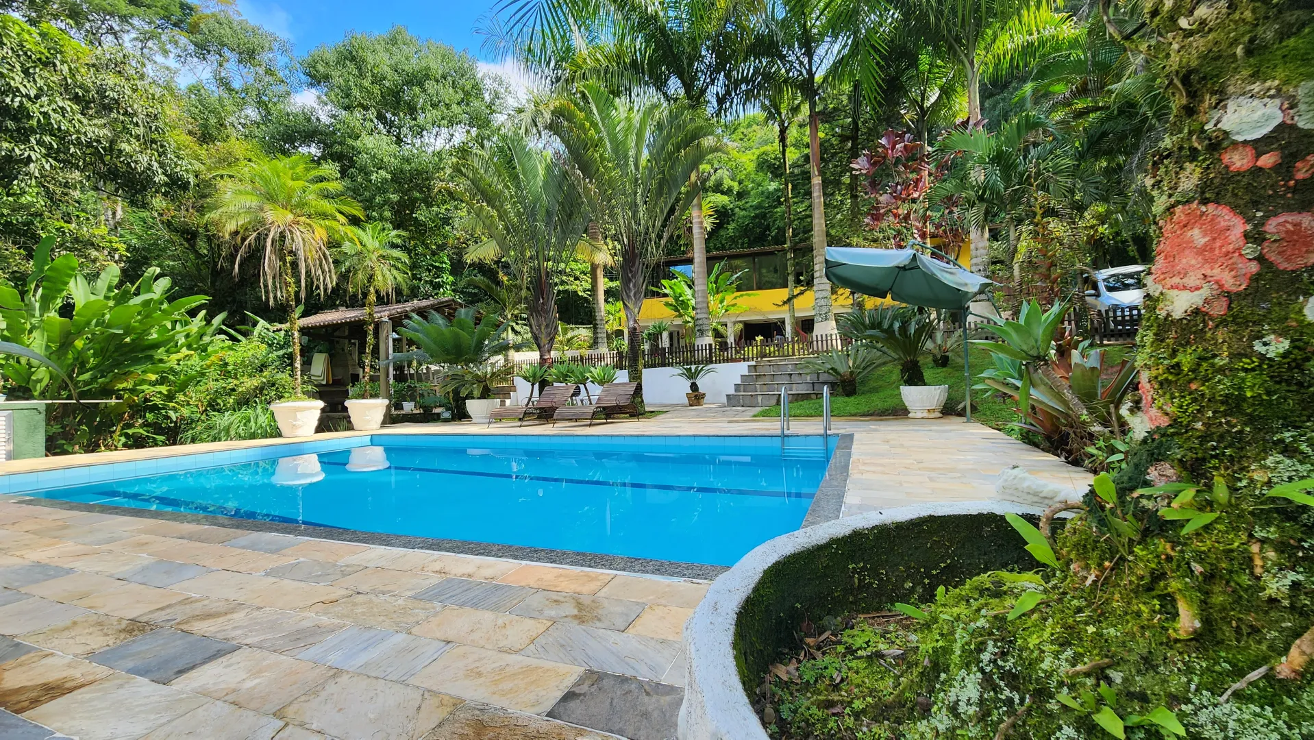 S&iacute;tio &agrave; Venda em Guapimirim com Piscina, Riacho e Su&iacute;te M&aacute;ster  Guapimirim - 