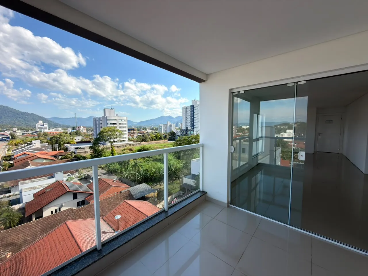 apartamento 3 quartos sendo uma suite ,2 vagas de garagem Rua Chile Timbó - 