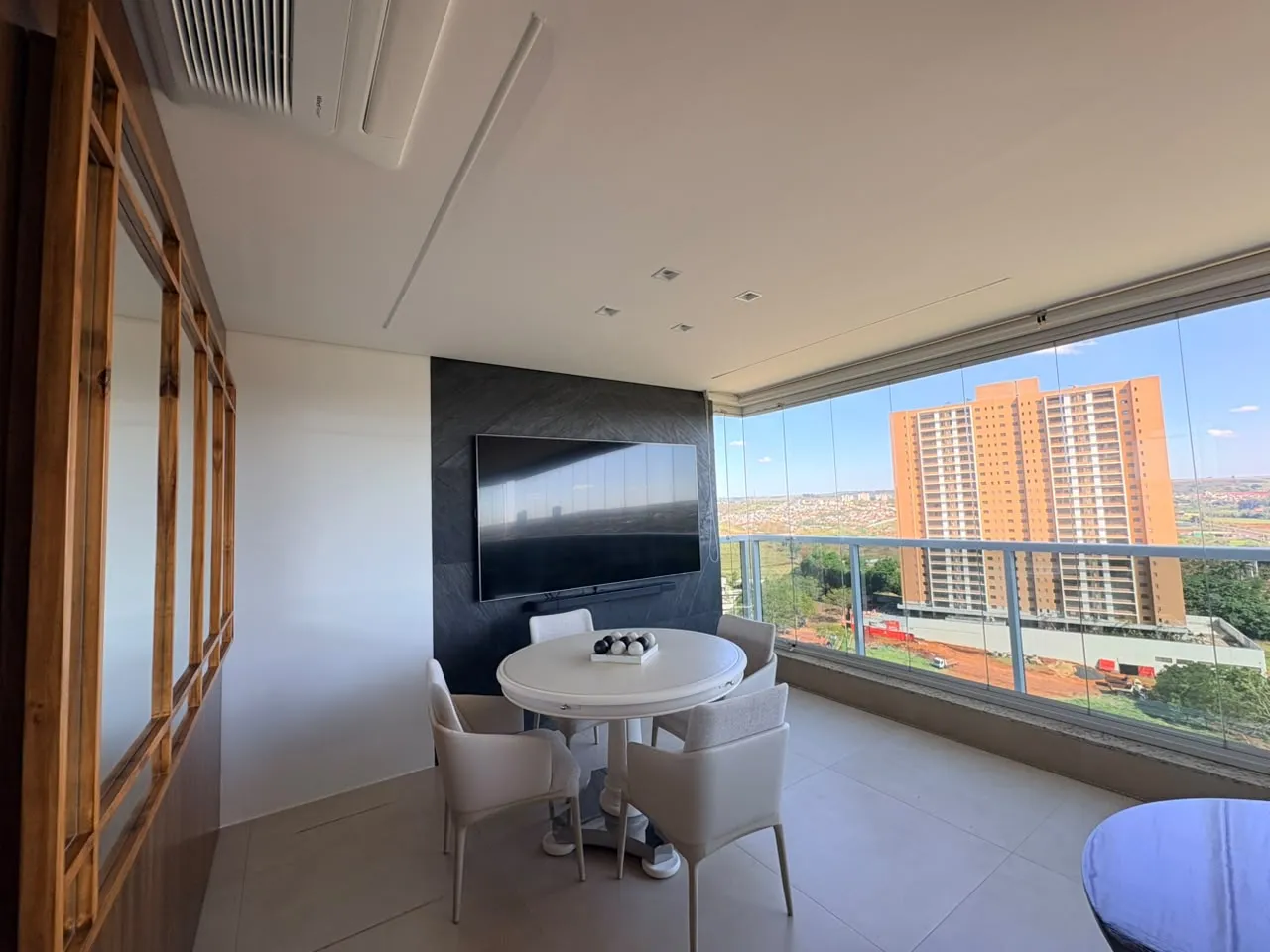 Apartamento &agrave; Venda no Edif&iacute;cio Vancouver, 237 m&sup2;, 3 Su&iacute;tes e 3 Vagas &ndash; Ribeir&atilde;o Preto/SP Rua Doutor Professor Pier Luigi Castelfranchi Ribeirão Preto - 