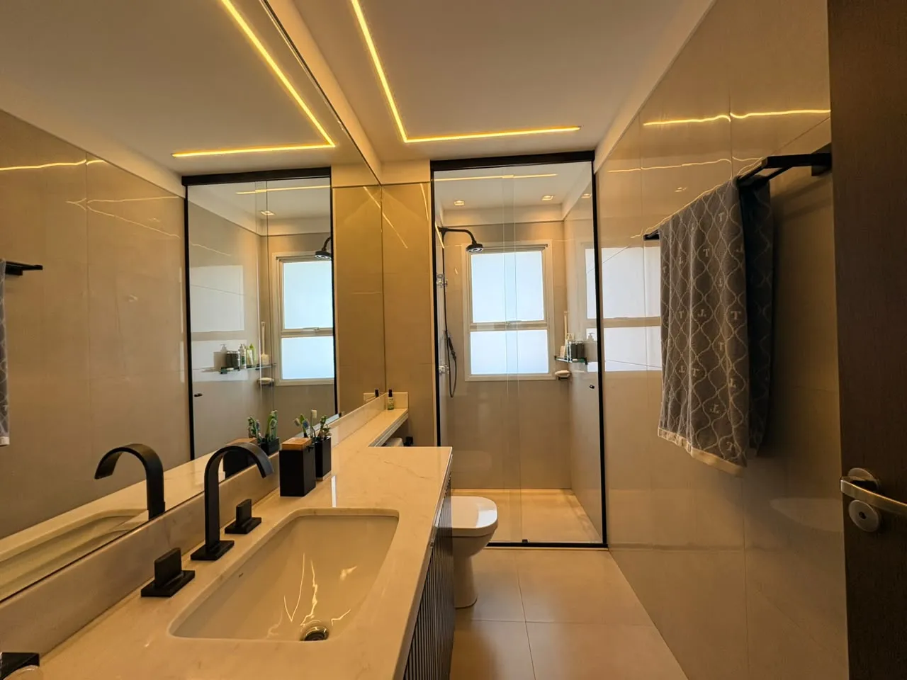 Apartamento &agrave; Venda no Edif&iacute;cio Vancouver, 237 m&sup2;, 3 Su&iacute;tes e 3 Vagas &ndash; Ribeir&atilde;o Preto/SP Rua Doutor Professor Pier Luigi Castelfranchi Ribeirão Preto - 