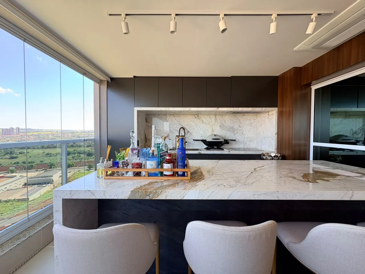 Apartamento &agrave; Venda no Edif&iacute;cio Vancouver, 237 m&sup2;, 3 Su&iacute;tes e 3 Vagas &ndash; Ribeir&atilde;o Preto/SP Rua Doutor Professor Pier Luigi Castelfranchi Ribeirão Preto - 