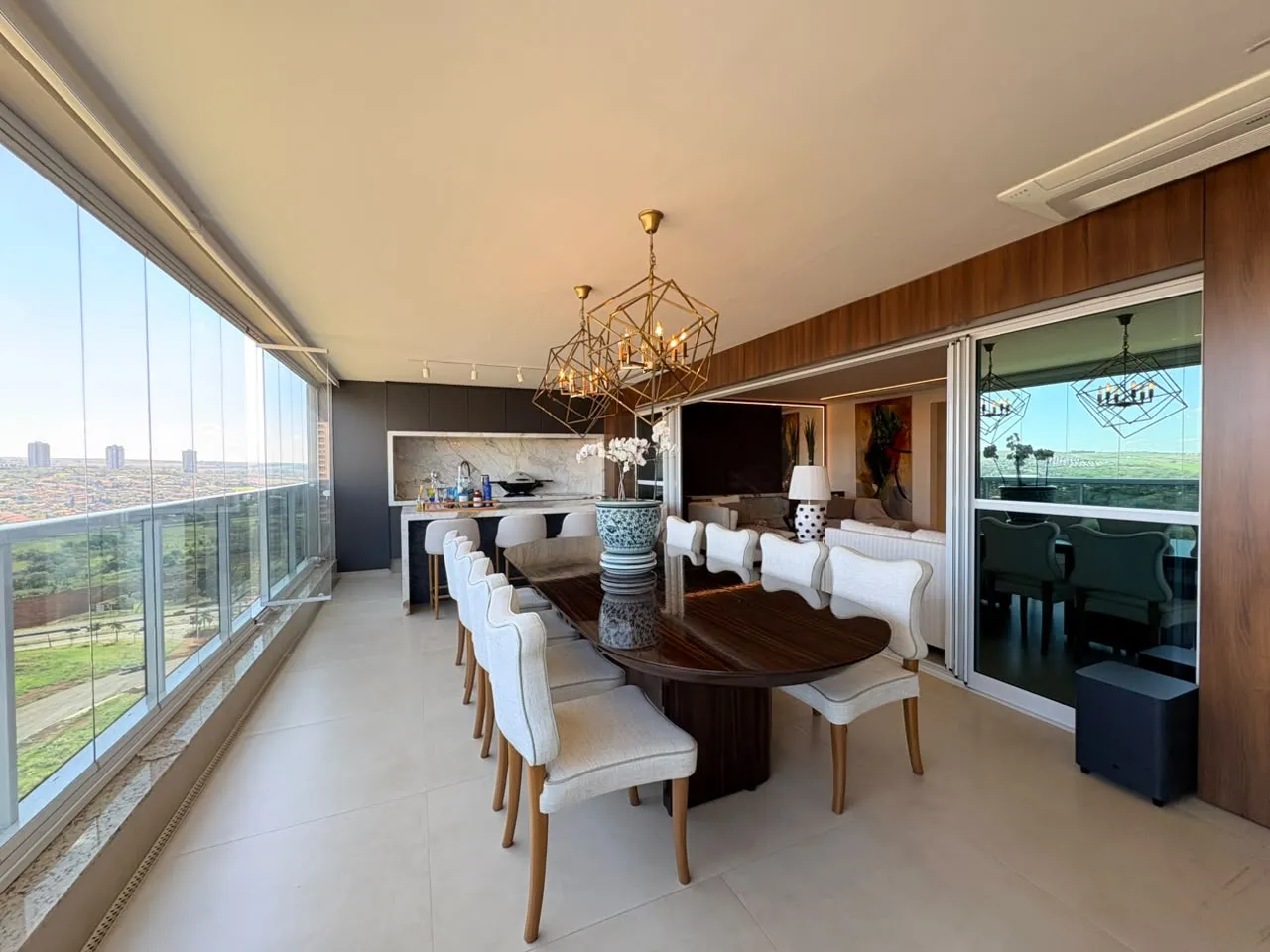 Apartamento &agrave; Venda no Edif&iacute;cio Vancouver, 237 m&sup2;, 3 Su&iacute;tes e 3 Vagas &ndash; Ribeir&atilde;o Preto/SP Rua Doutor Professor Pier Luigi Castelfranchi Ribeirão Preto - 