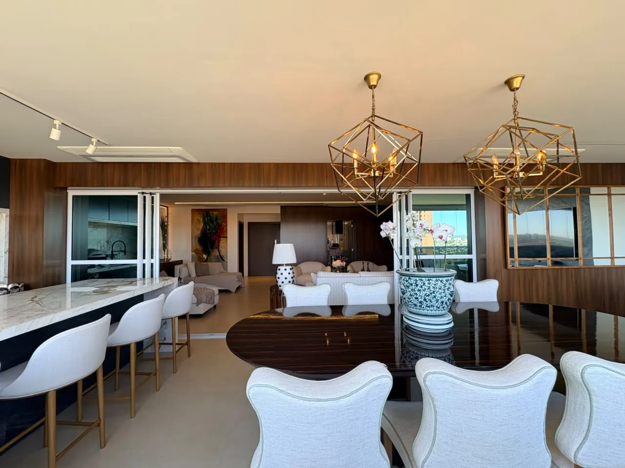 Apartamento &agrave; Venda no Edif&iacute;cio Vancouver, 237 m&sup2;, 3 Su&iacute;tes e 3 Vagas &ndash; Ribeir&atilde;o Preto/SP Rua Doutor Professor Pier Luigi Castelfranchi Ribeirão Preto - 