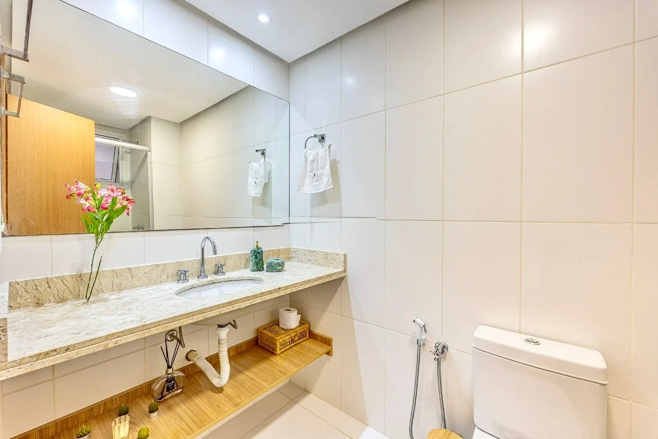R$ 1.380.000 - EXCELENTE APARTAMENTO - 134M2 - 3 DORM - 2 SU&Iacute;TES - 4 VAGAS - DEP&Oacute;SITO Rua Araruama Porto Alegre - 