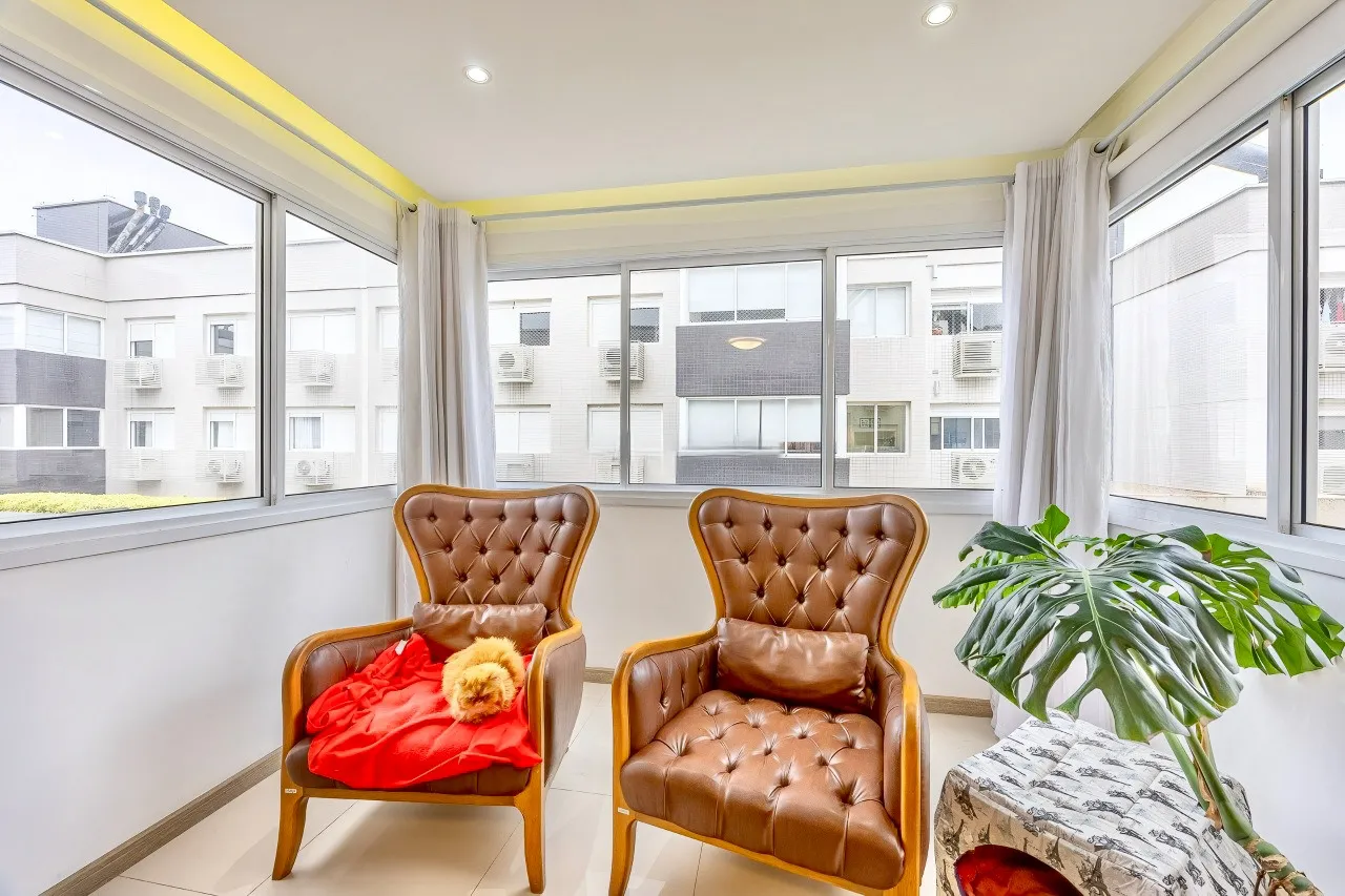 R$ 1.380.000 - EXCELENTE APARTAMENTO - 134M2 - 3 DORM - 2 SU&Iacute;TES - 4 VAGAS - DEP&Oacute;SITO Rua Araruama Porto Alegre - 