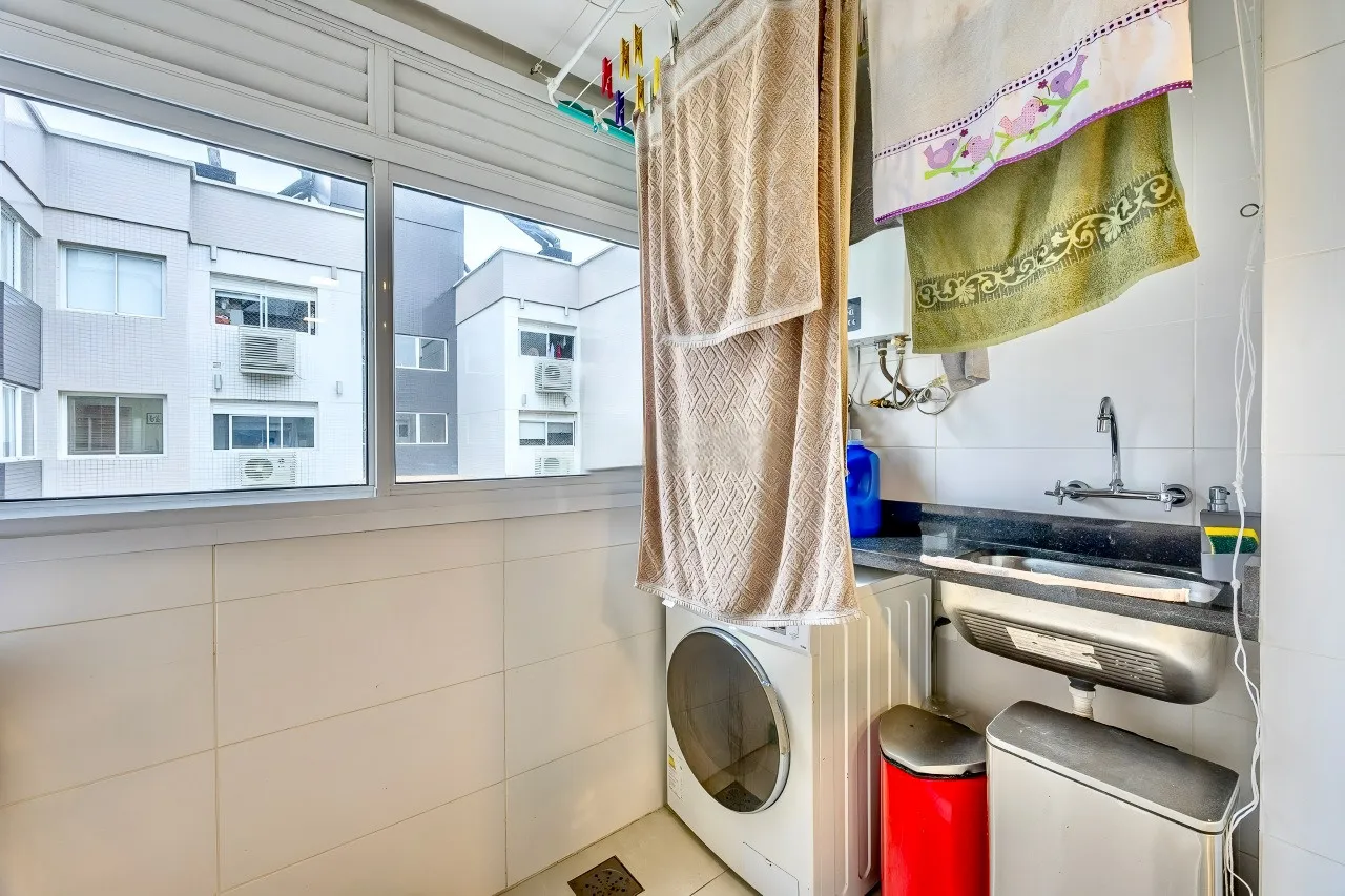 R$ 1.380.000 - EXCELENTE APARTAMENTO - 134M2 - 3 DORM - 2 SU&Iacute;TES - 4 VAGAS - DEP&Oacute;SITO Rua Araruama Porto Alegre - 