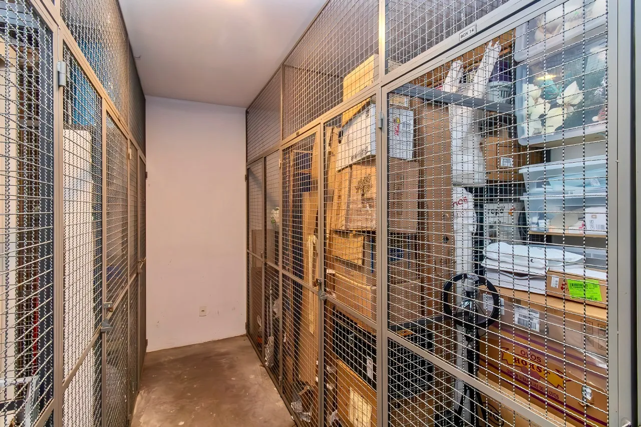 R$ 1.380.000 - EXCELENTE APARTAMENTO - 134M2 - 3 DORM - 2 SU&Iacute;TES - 4 VAGAS - DEP&Oacute;SITO Rua Araruama Porto Alegre - 