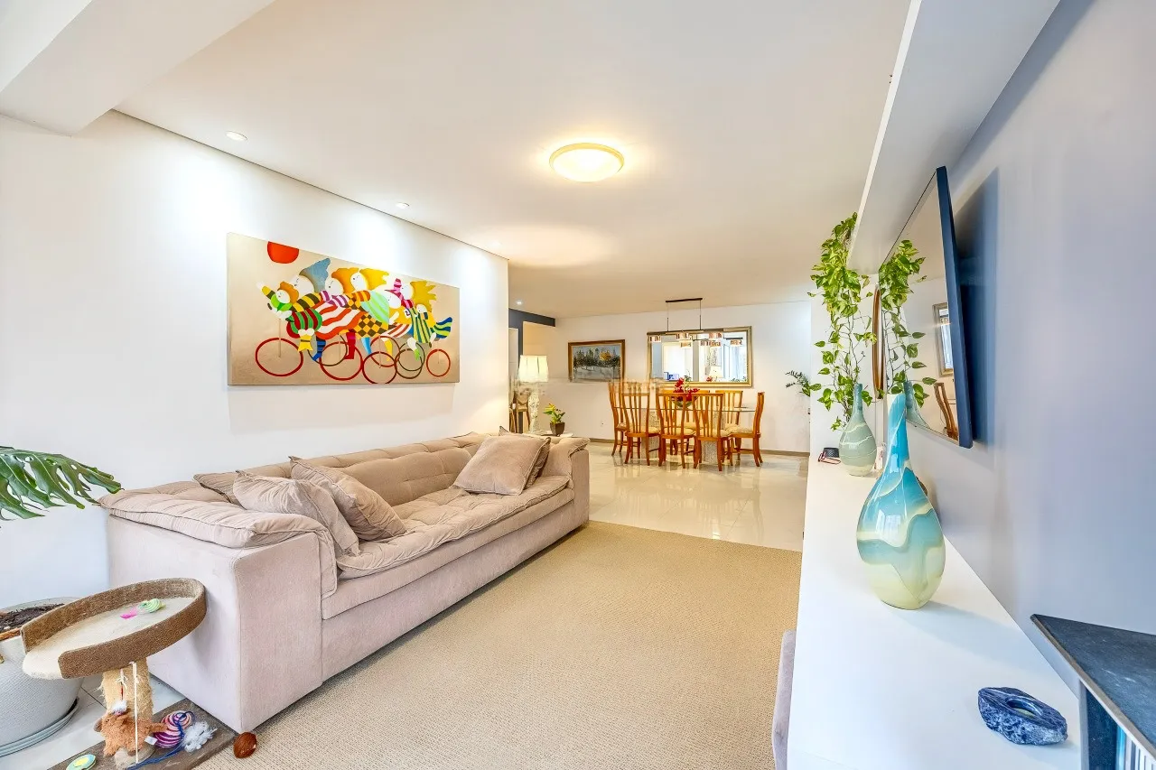 R$ 1.380.000 - EXCELENTE APARTAMENTO - 134M2 - 3 DORM - 2 SU&Iacute;TES - 4 VAGAS - DEP&Oacute;SITO Rua Araruama Porto Alegre - 