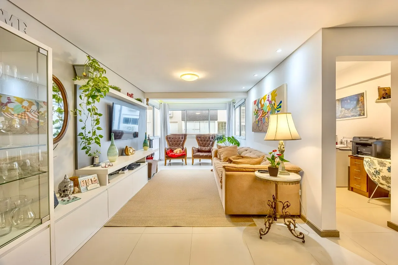 R$ 1.380.000 - EXCELENTE APARTAMENTO - 134M2 - 3 DORM - 2 SU&Iacute;TES - 4 VAGAS - DEP&Oacute;SITO Rua Araruama Porto Alegre - 