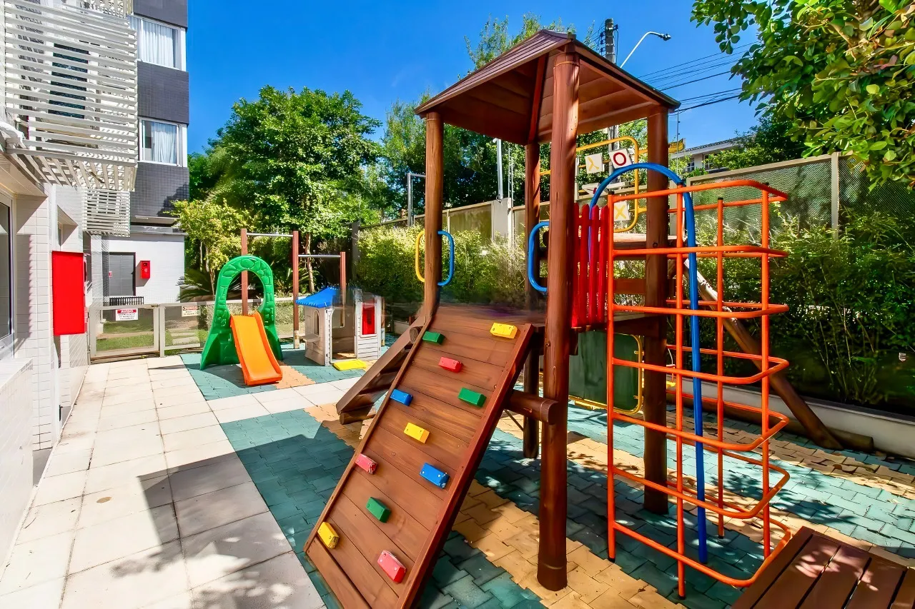 R$ 1.380.000 - EXCELENTE APARTAMENTO - 134M2 - 3 DORM - 2 SU&Iacute;TES - 4 VAGAS - DEP&Oacute;SITO Rua Araruama Porto Alegre - 