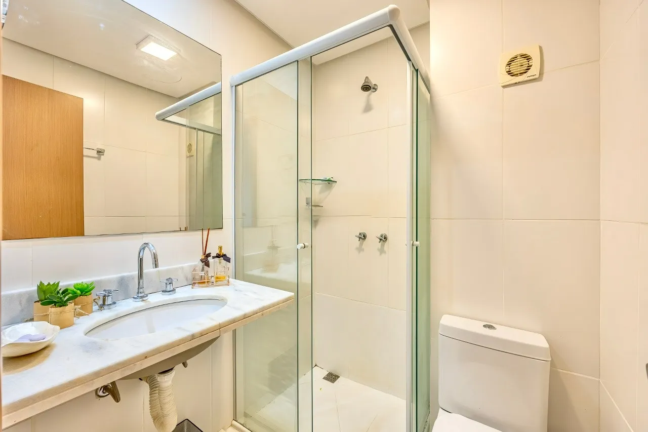 R$ 1.380.000 - EXCELENTE APARTAMENTO - 134M2 - 3 DORM - 2 SU&Iacute;TES - 4 VAGAS - DEP&Oacute;SITO Rua Araruama Porto Alegre - 