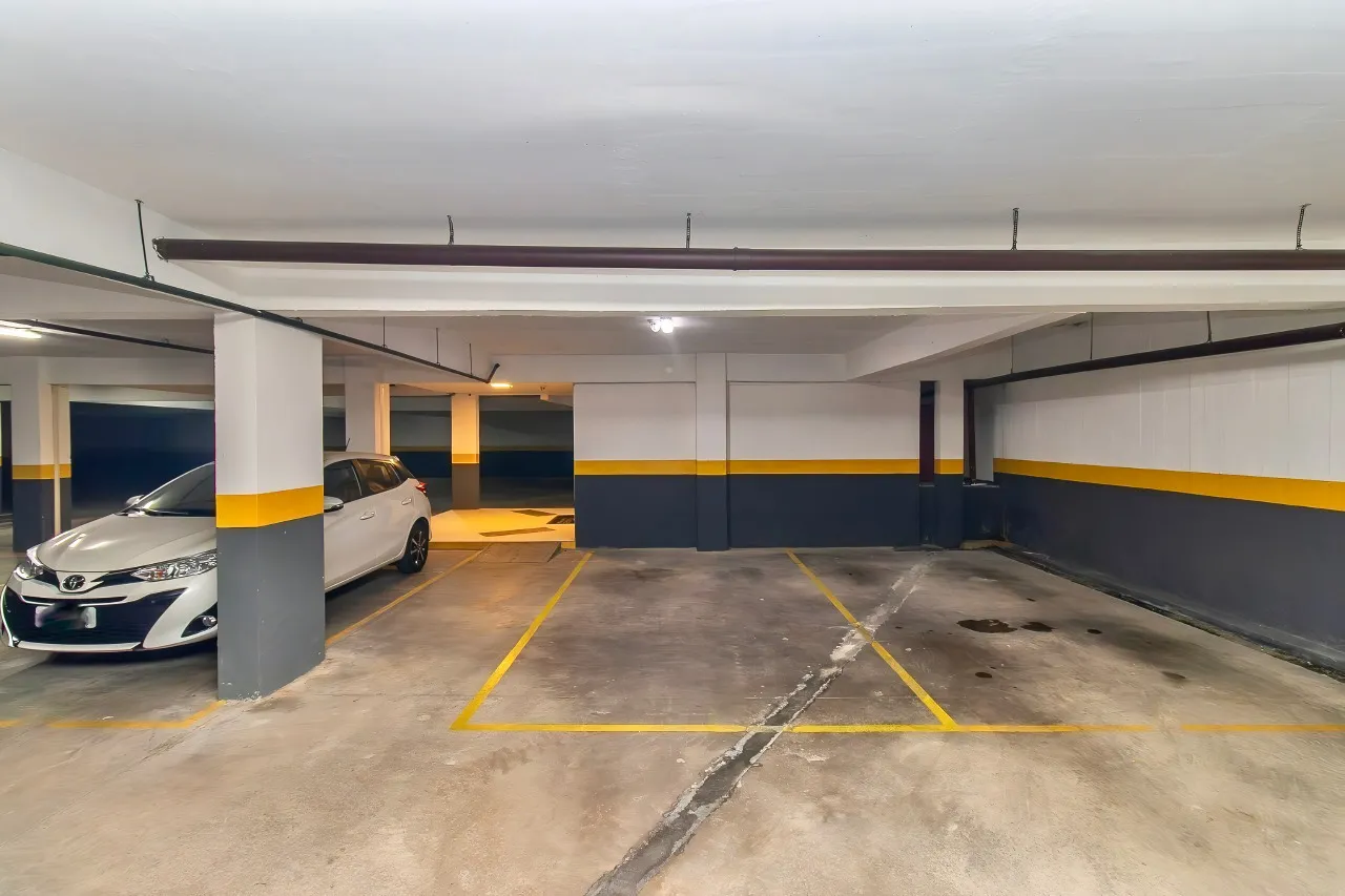 R$ 1.380.000 - EXCELENTE APARTAMENTO - 134M2 - 3 DORM - 2 SU&Iacute;TES - 4 VAGAS - DEP&Oacute;SITO Rua Araruama Porto Alegre - 