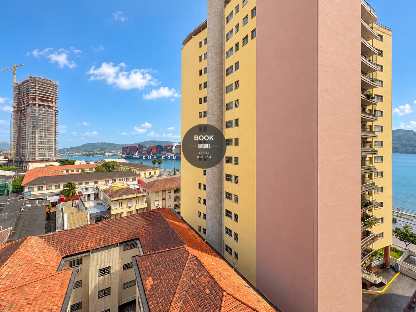 O mar na varanda e espa&ccedil;o para viver grandes momentos com a sua fam&iacute;lia! Rua Carlos de Campos Santos - 