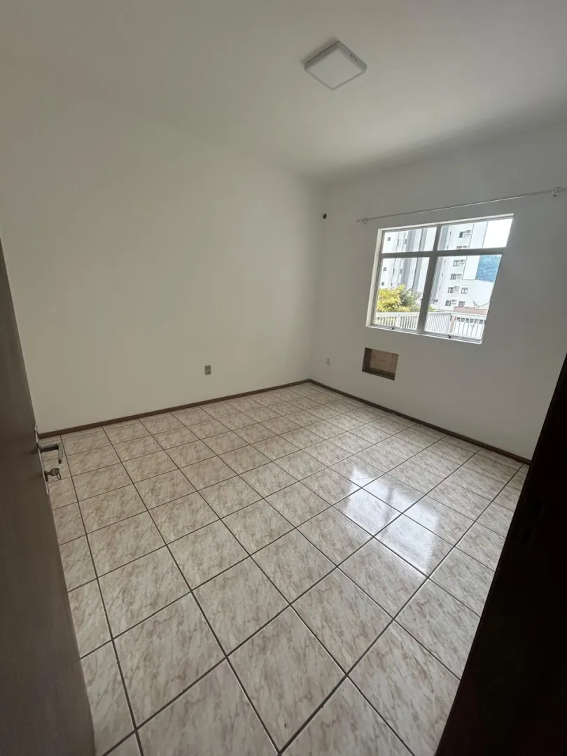 Apartamento amplo. Bem localizado  Timbó - 