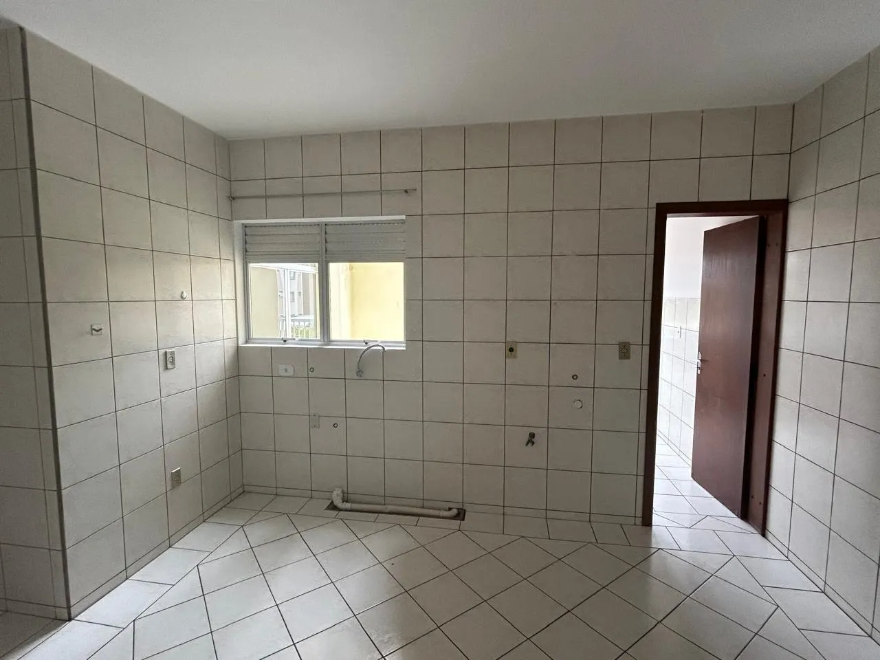 Apartamento amplo. Bem localizado  Timbó - 