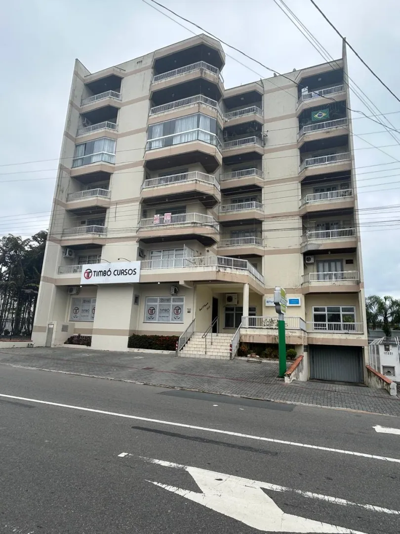 Apartamento amplo. Bem localizado  Timbó - 