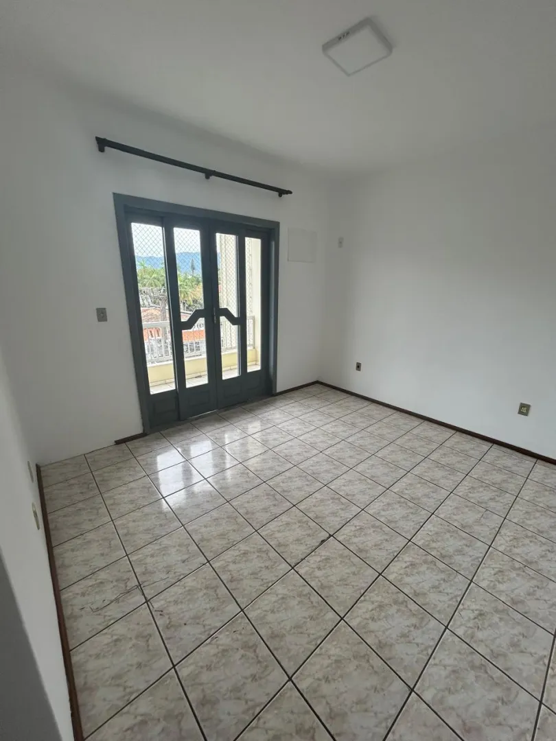 Apartamento amplo. Bem localizado  Timbó - 
