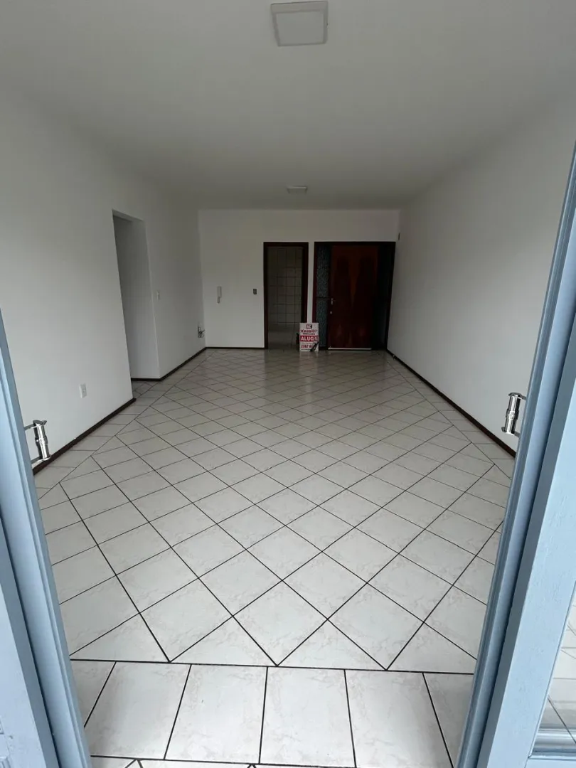 Apartamento amplo. Bem localizado  Timbó - 