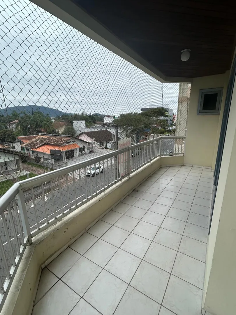 Apartamento amplo. Bem localizado  Timbó - 