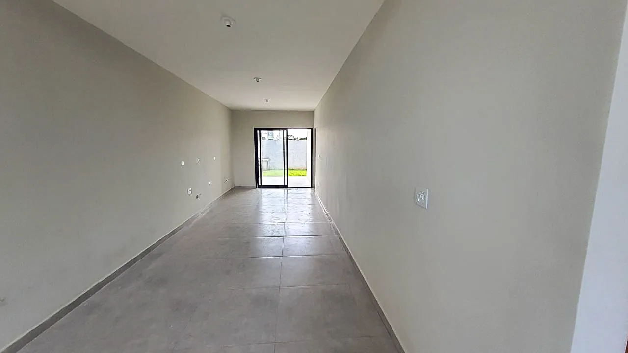 Casa t&eacute;rrea moderna com espa&ccedil;o gourmet e quintal privativo no Lago dos P&aacute;ssaros  Cotia - 