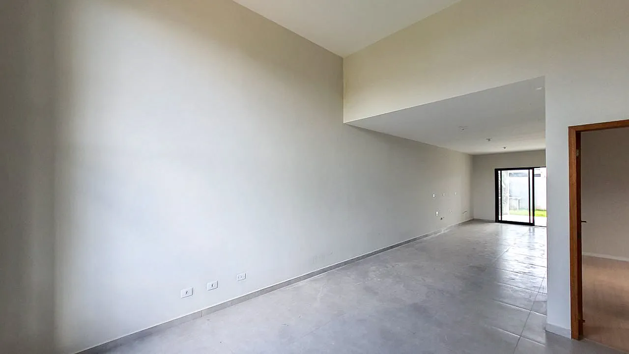 Casa t&eacute;rrea moderna com espa&ccedil;o gourmet e quintal privativo no Lago dos P&aacute;ssaros  Cotia - 