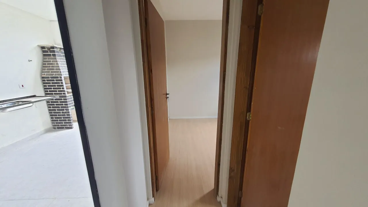 Casa t&eacute;rrea moderna com espa&ccedil;o gourmet e quintal privativo no Lago dos P&aacute;ssaros  Cotia - 