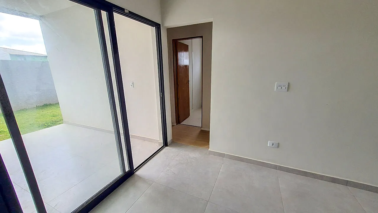 Casa t&eacute;rrea moderna com espa&ccedil;o gourmet e quintal privativo no Lago dos P&aacute;ssaros  Cotia - 