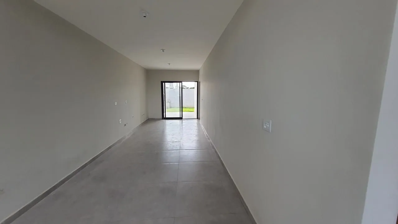 Casa t&eacute;rrea moderna com espa&ccedil;o gourmet e quintal privativo no Lago dos P&aacute;ssaros  Cotia - 