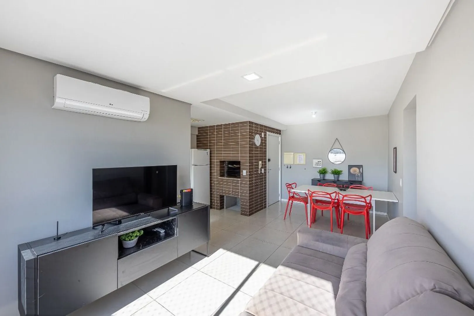 R$ 425.000 - OPORTUNIDADE - &Oacute;TIMO APARTAMENTO - 60M2 - 2 DORM - SU&Iacute;TE - 2 VAGAS Avenida Bento Gonçalves Porto Alegre - 