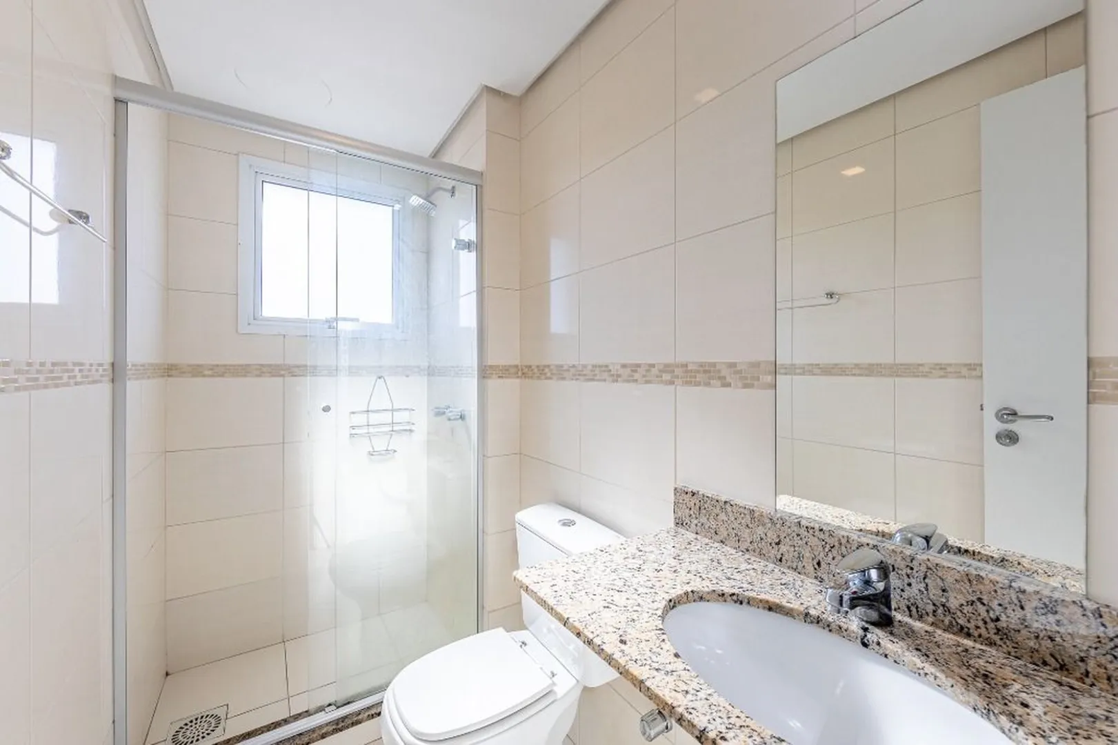 R$ 425.000 - OPORTUNIDADE - &Oacute;TIMO APARTAMENTO - 60M2 - 2 DORM - SU&Iacute;TE - 2 VAGAS Avenida Bento Gonçalves Porto Alegre - 