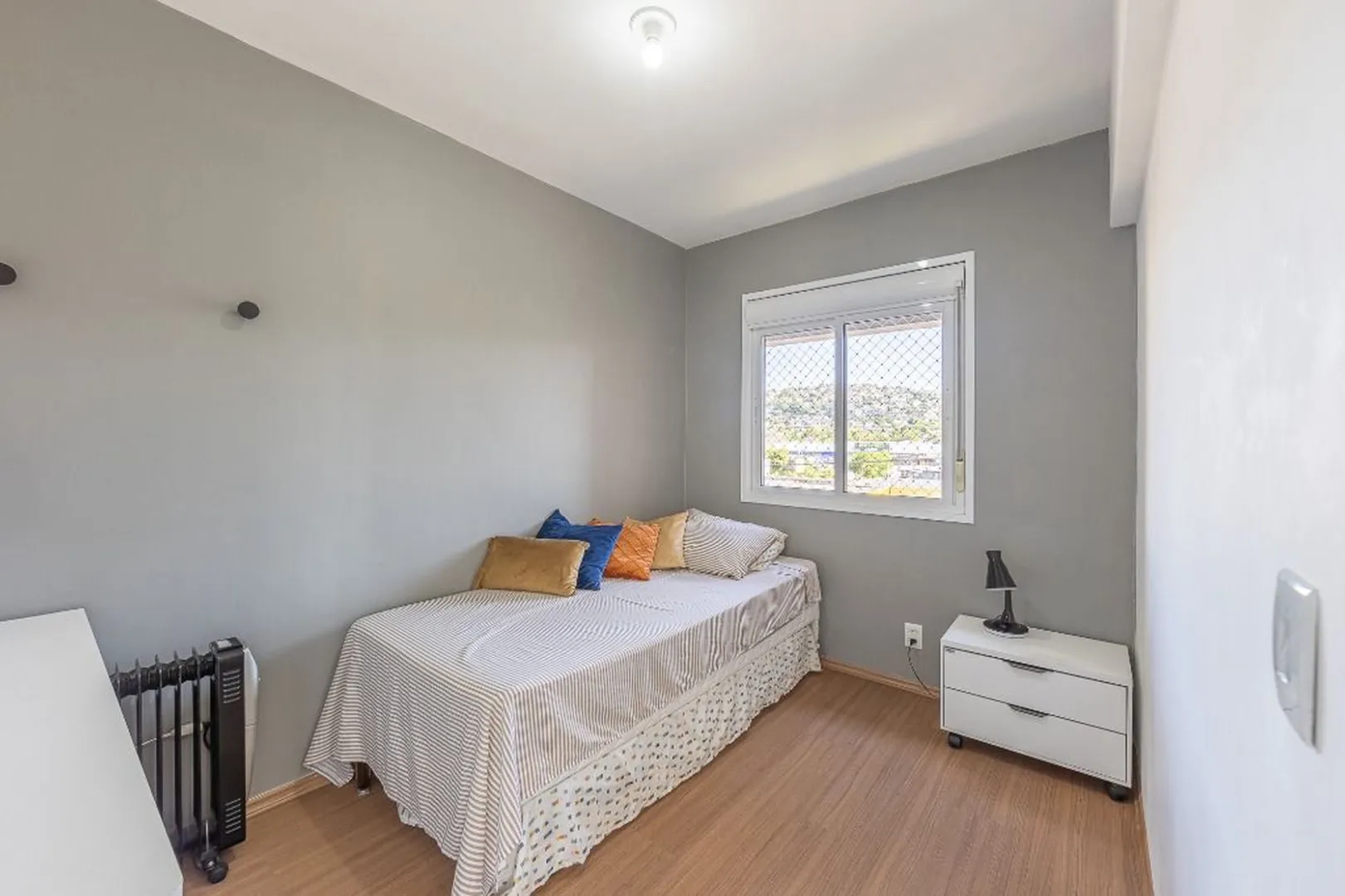 R$ 425.000 - OPORTUNIDADE - &Oacute;TIMO APARTAMENTO - 60M2 - 2 DORM - SU&Iacute;TE - 2 VAGAS Avenida Bento Gonçalves Porto Alegre - 